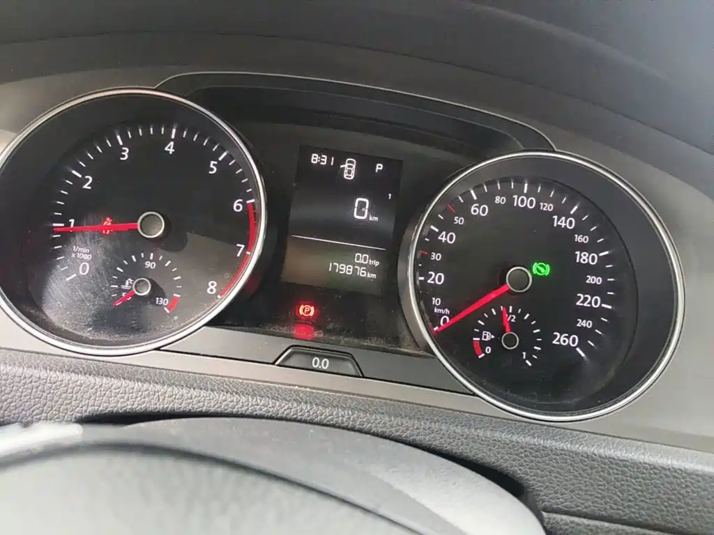 Photo 4 - Volkswagen Golf
