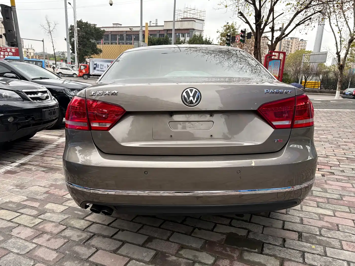 Volkswagen Passat 2011 1.8TSI DSG Honor Edition фото 5