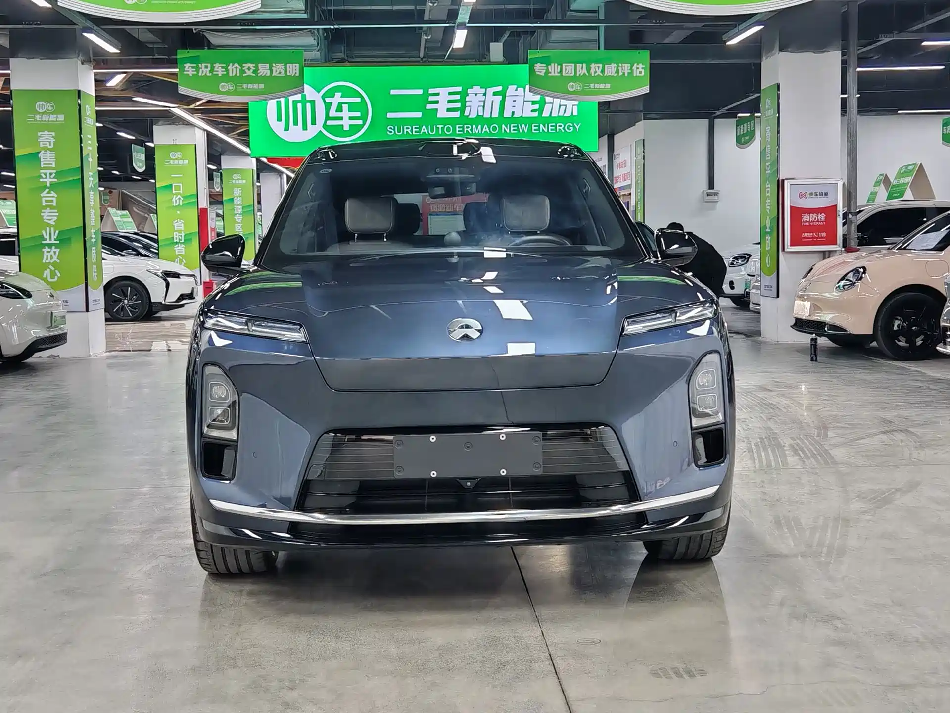 Фото 2 - NIO ES8