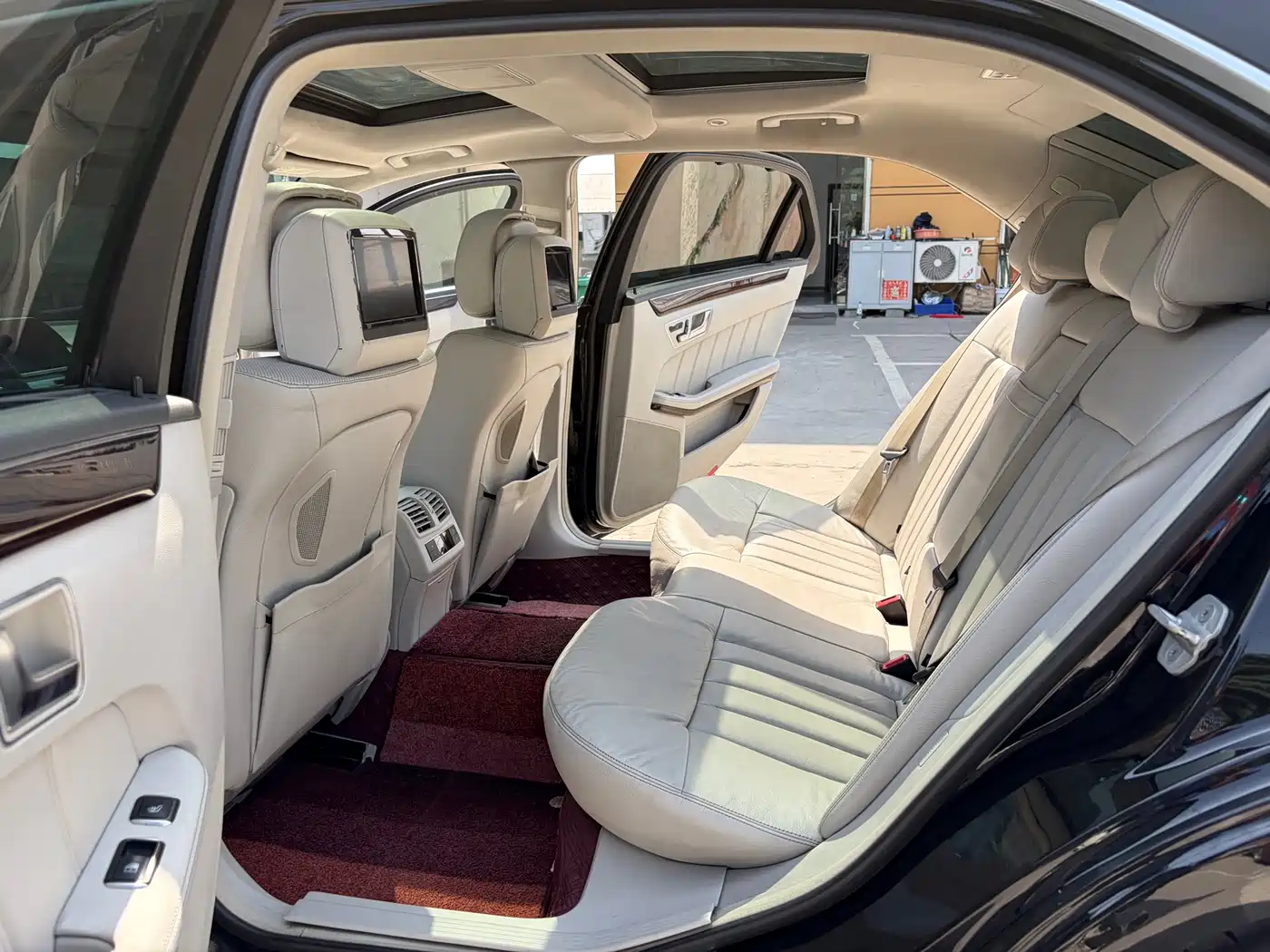 Mercedes-Benz E-Class 2014 E 300 L фото 13