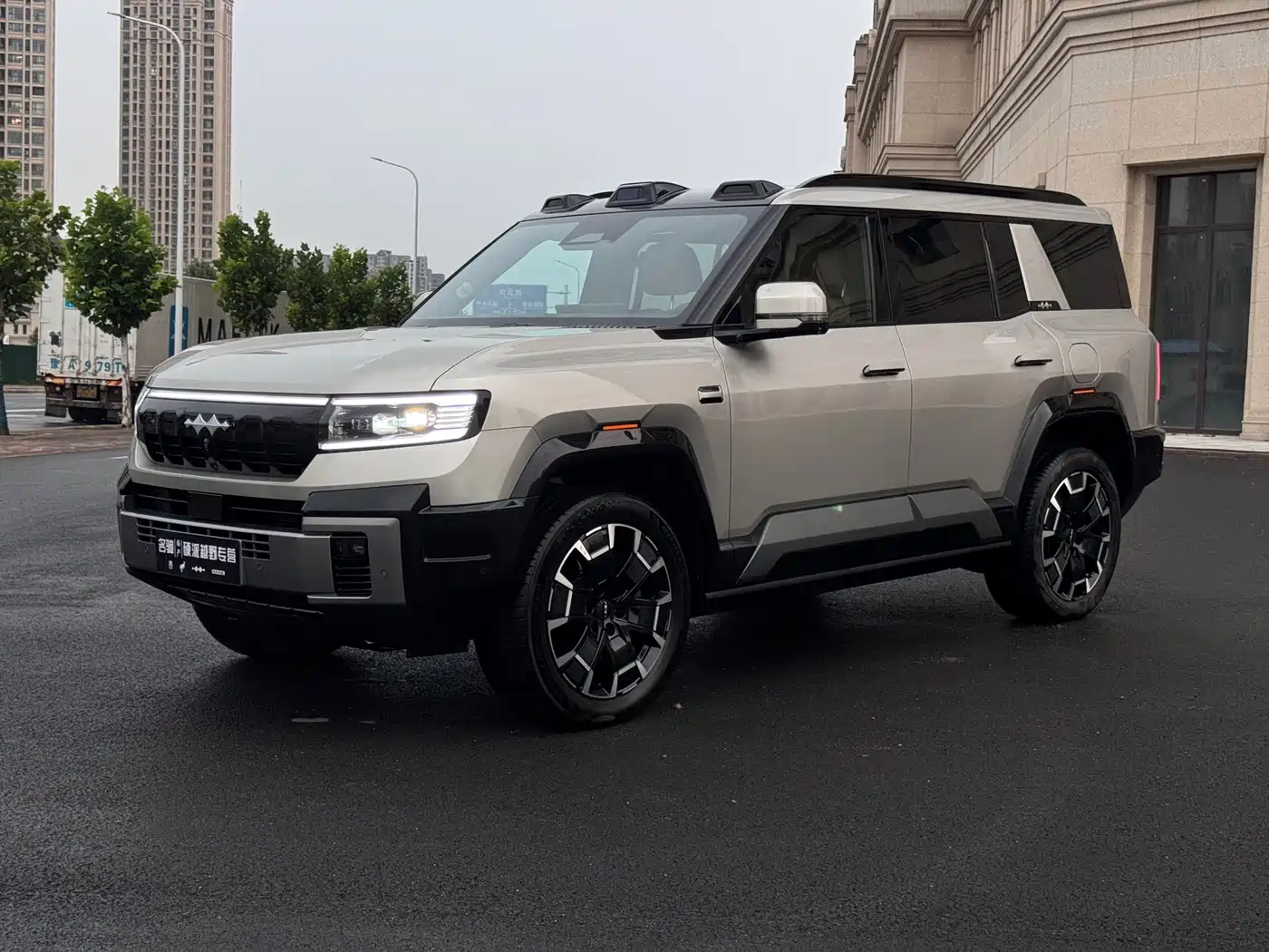 Fang Cheng Bao Leopard 8 2026 2025 Zhiyong Flagship 7-Seater
