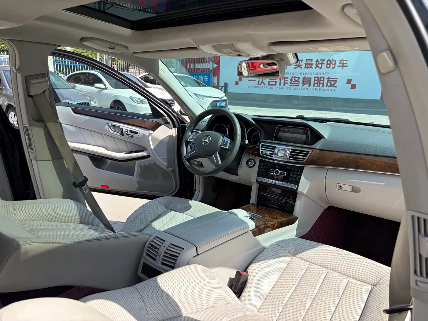 Mercedes-Benz E-Class 2014 E 300 L фото 8