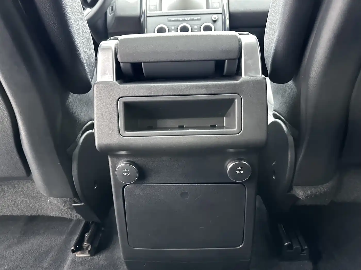 Land Rover Discovery 2017 3.0 SC V6 SE фото 15