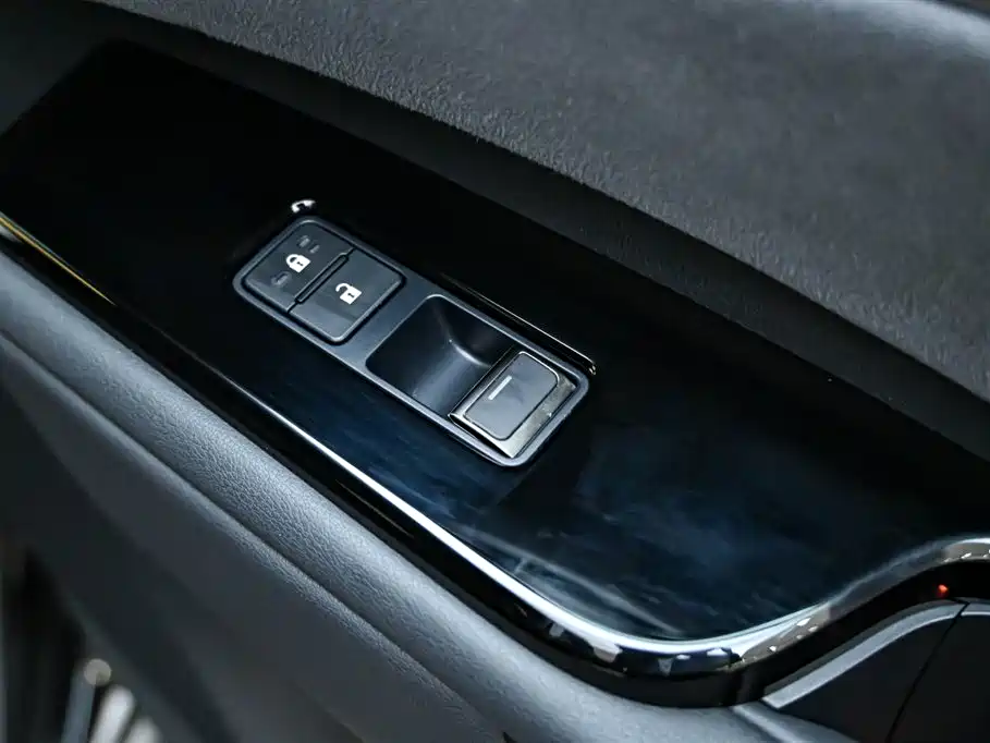 Lexus LM 2023 500h 6-Seater Prestige Edition фото 27
