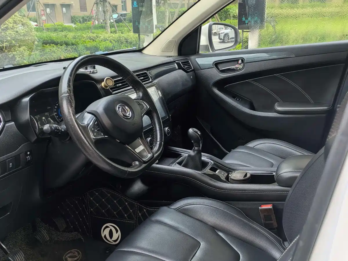 Dongfeng Fengguang Fengguang 580 2016 2016 Model 1.5T Manual Comfort Version