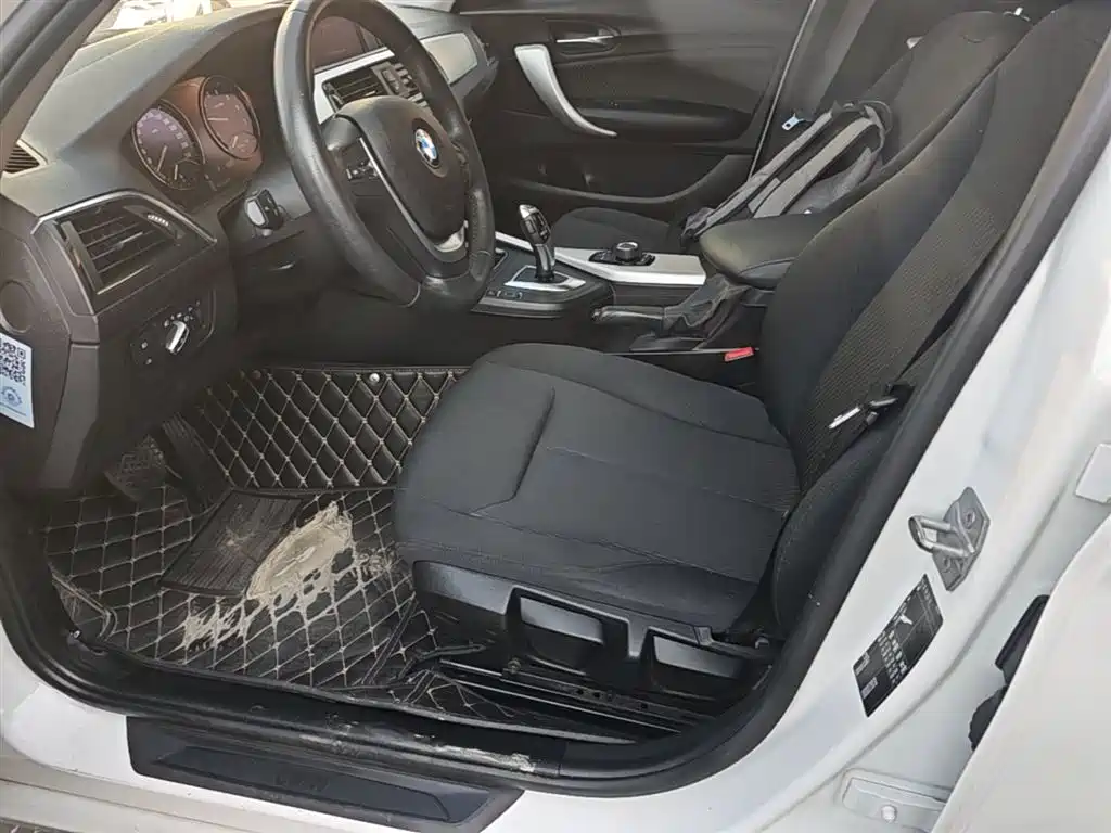 BMW 1 Series (Import) 2018 118i Leading фото 15