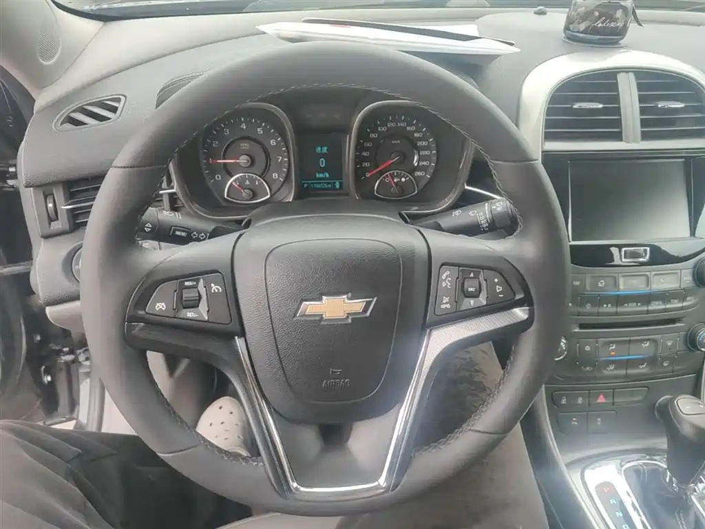 Chevrolet Malibu 2014 2.0L Automatic Luxury фото 11