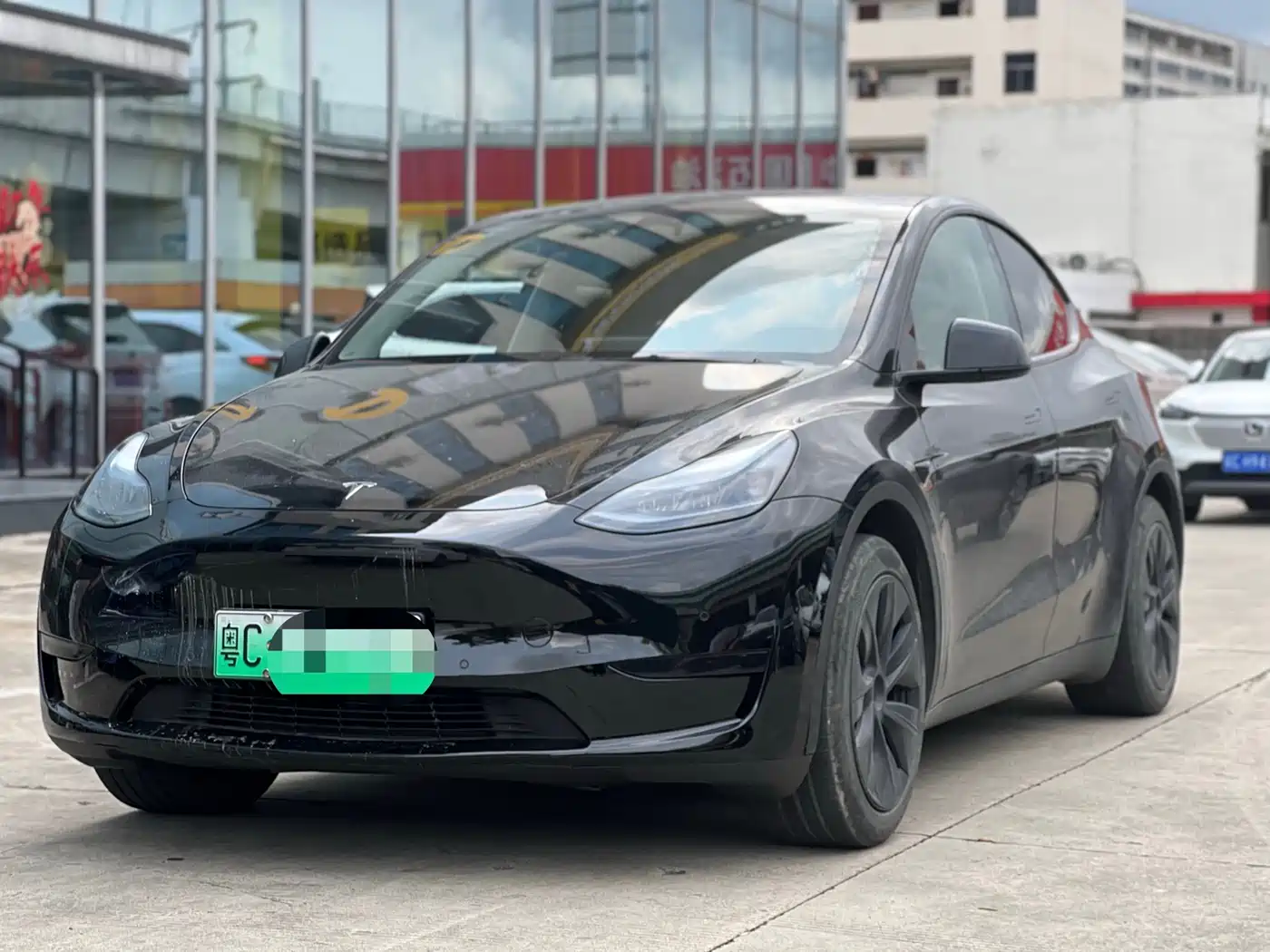 TESLA MODEL Y