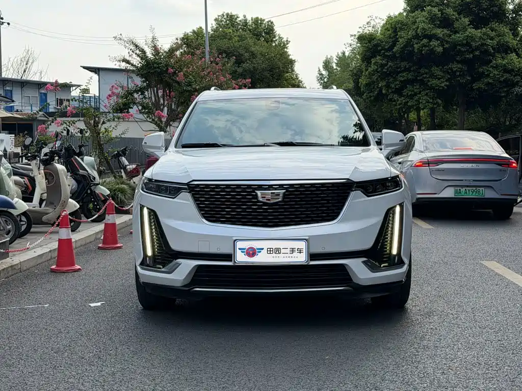 Cadillac XT6 2022 2021 28T 6-Seater Luxury