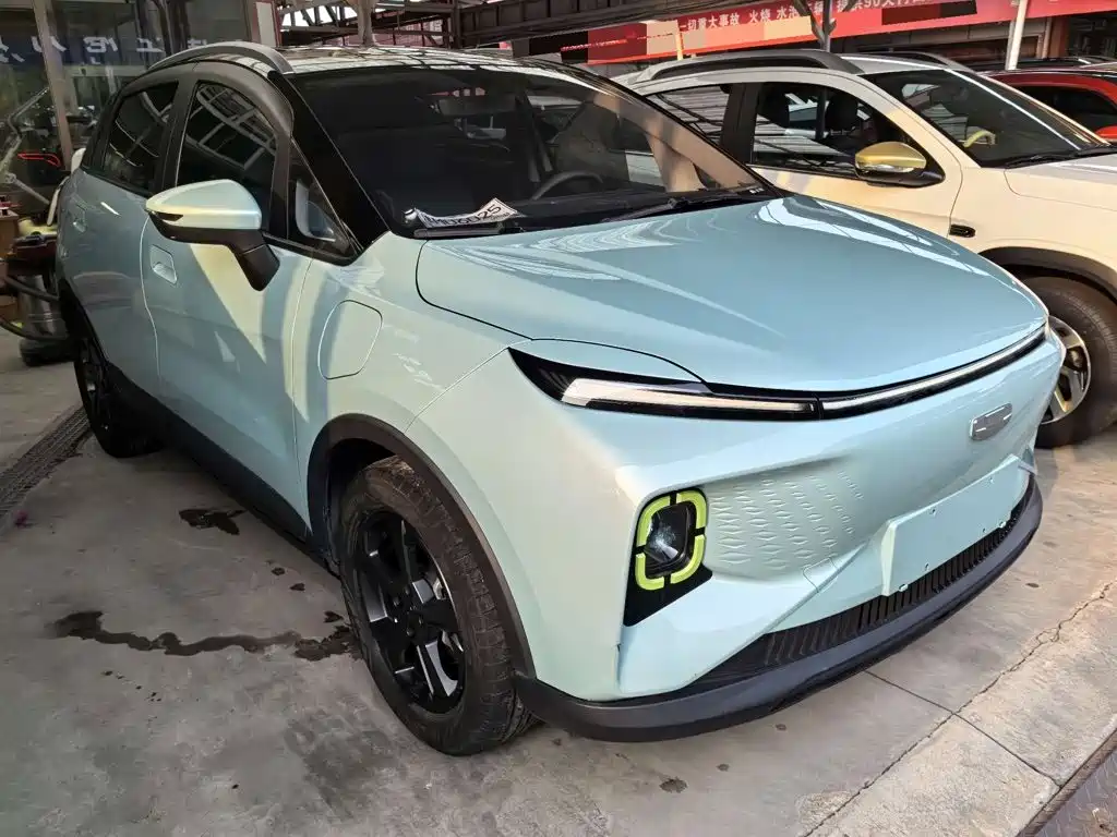 Фото 3 - Geely Geometry E Firefly