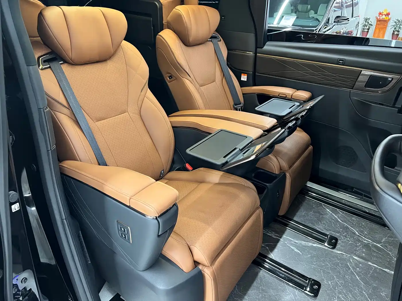 Toyota Alphard 2025 2024 Hybrid 2.5L Ultimate Enjoyment Edition