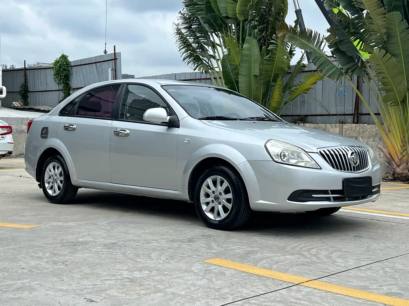 Buick Excelle 2015 1.5L Automatic Classic фото 3