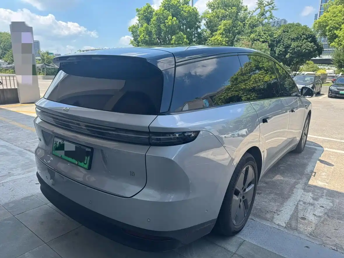 Li Auto Li i8 2025 2025 Standard Edition
