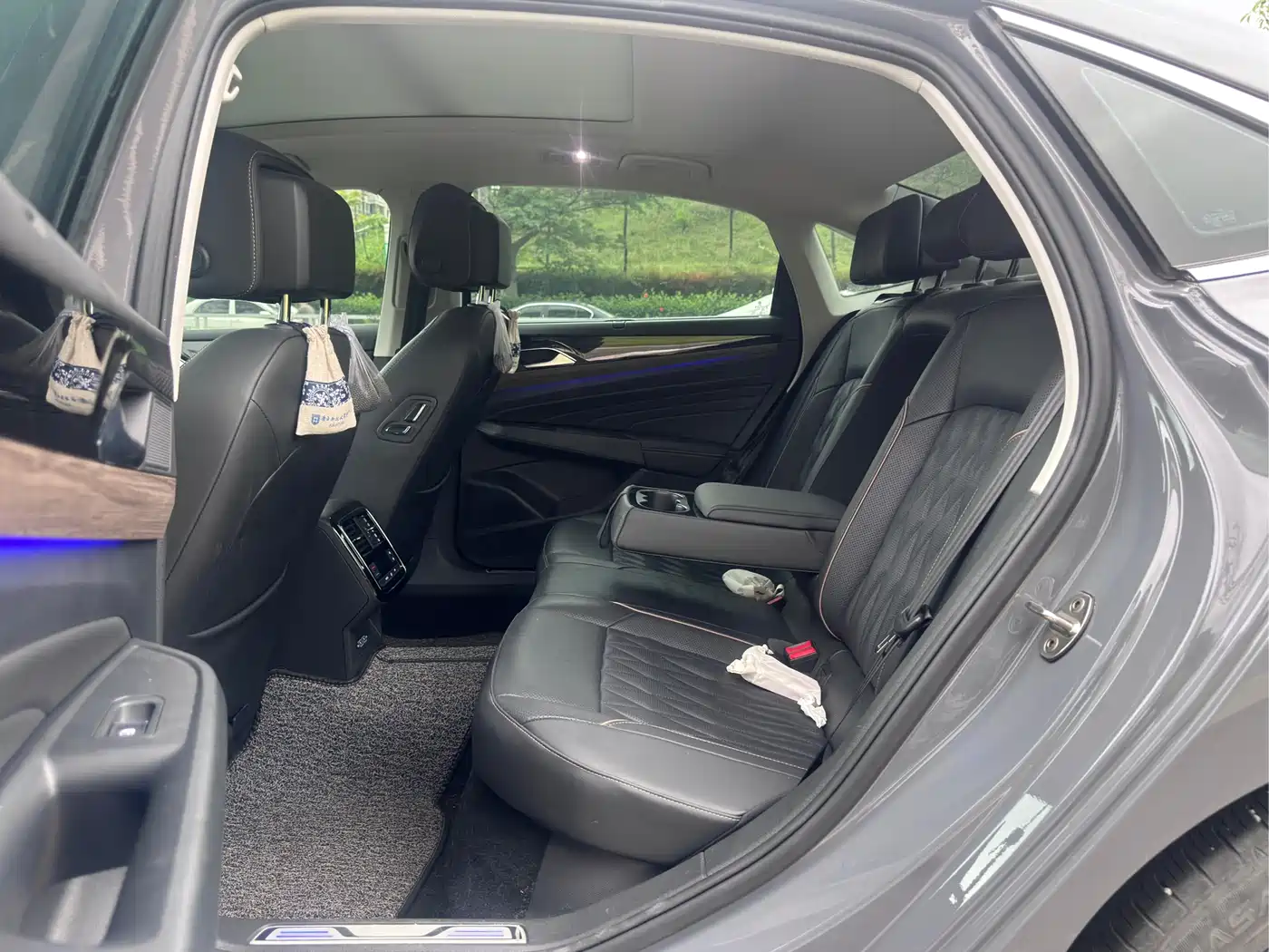 Volkswagen Passat New Energy 2019 430PHEV Hybrid Luxury Edition фото 9