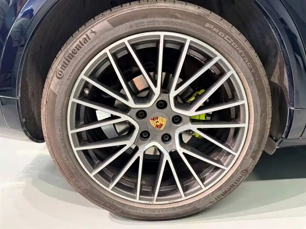 Porsche Cayenne New Energy 2022 Cayenne E-Hybrid 2.0T Platinum Edition фото 13
