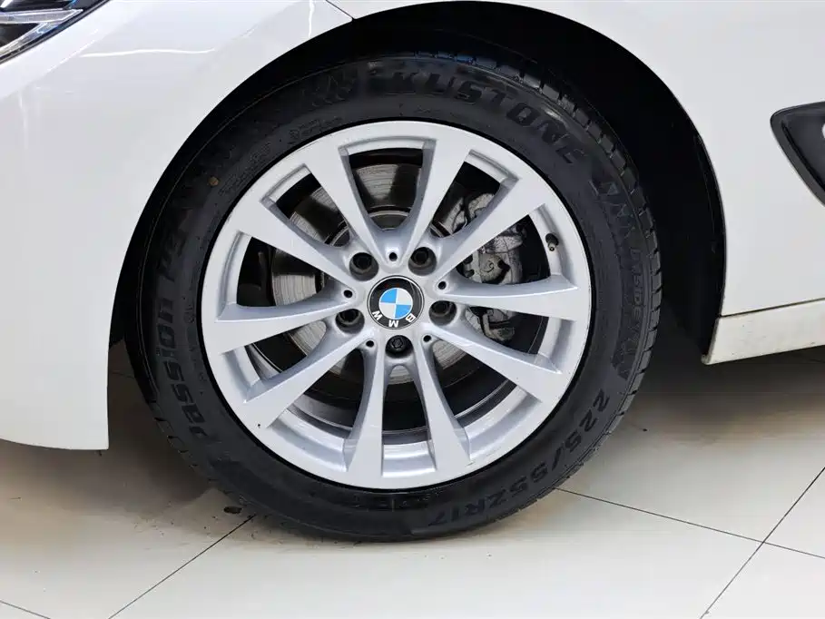 BMW 3 Series GT 2017 320i Fashion фото 14