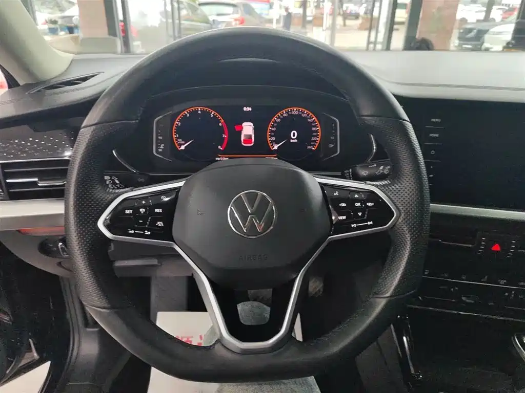 Volkswagen Passat 2023 Facelift 330TSI Luxury Edition фото 3