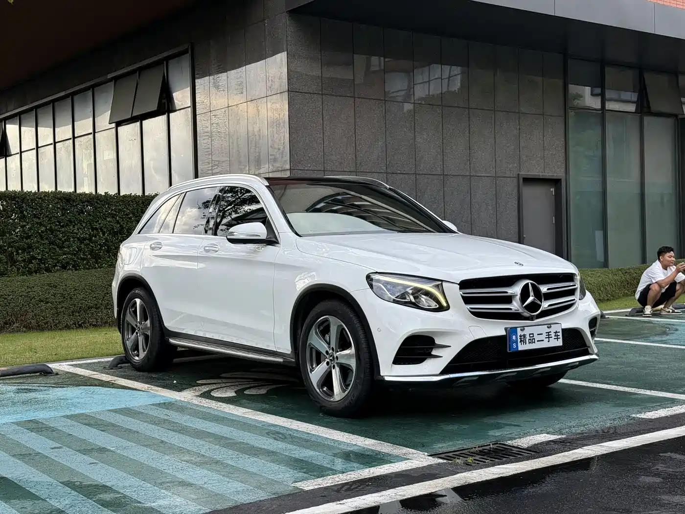 Mercedes-Benz GLC 2017 GLC 260 4MATIC Luxury фото 3