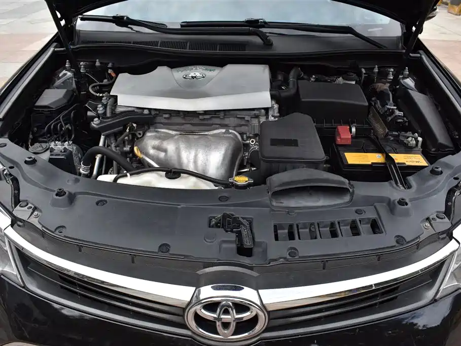 Toyota Camry 2015 2.0G Leading Edition фото 16