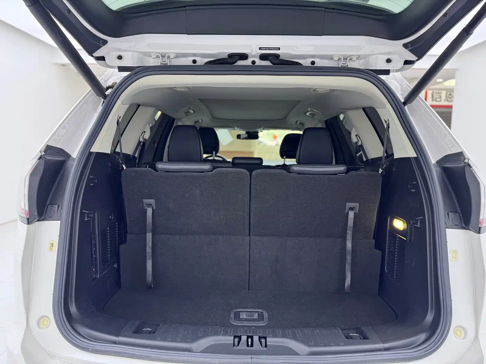 Фото 9 - Ford Edge