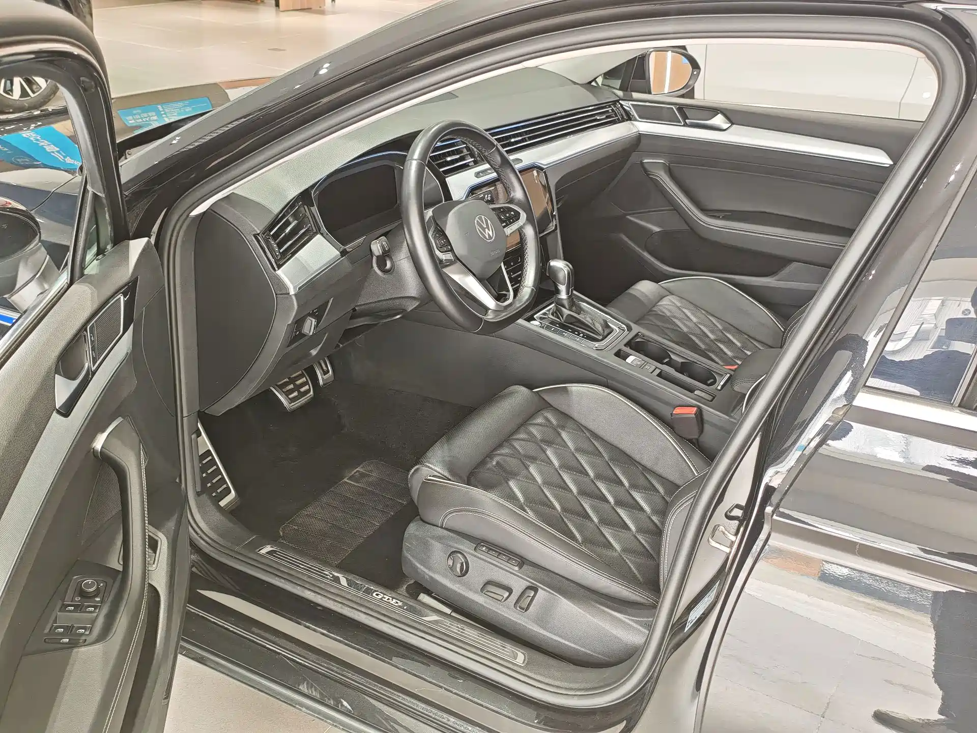 Фото 7 - Volkswagen Magotan GTE Plug-in Hybrid