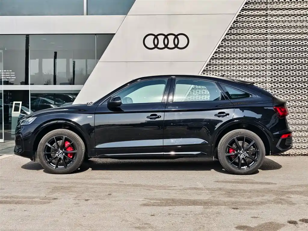 Audi Q5L Sportback 2024 40 TFSI Luxury Version фото 3