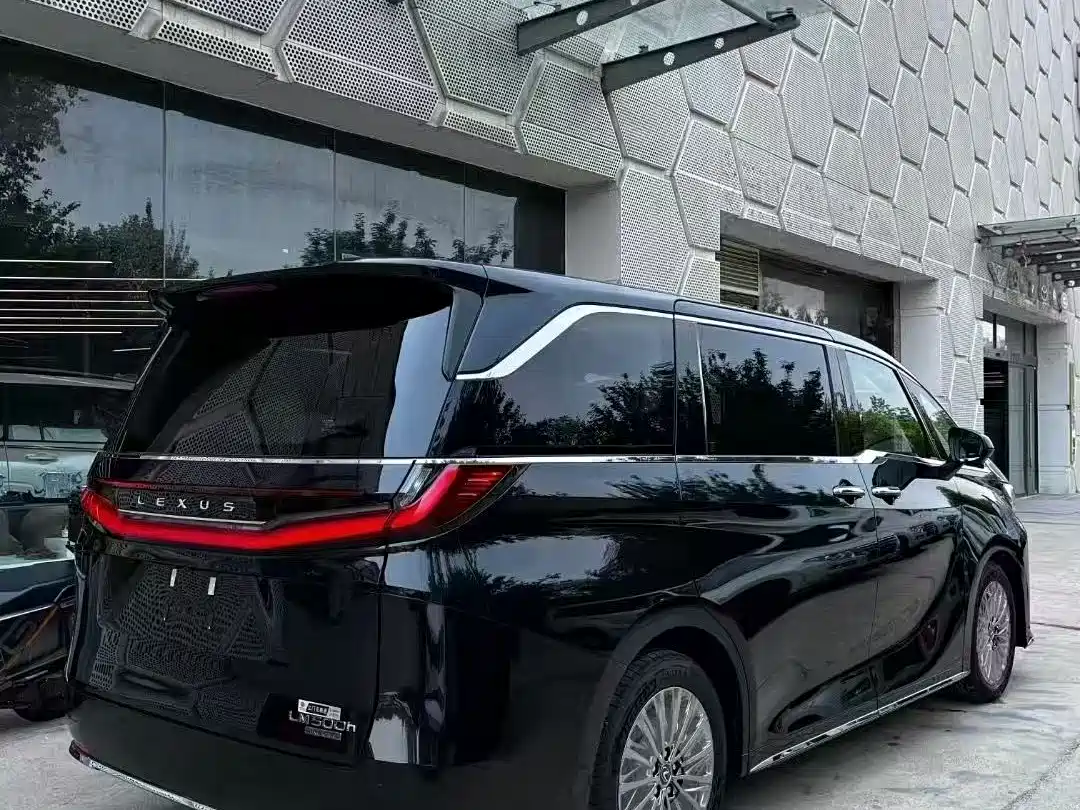 Lexus LM 2025 Model 500h Six-Seater Prestige Edition фото 14