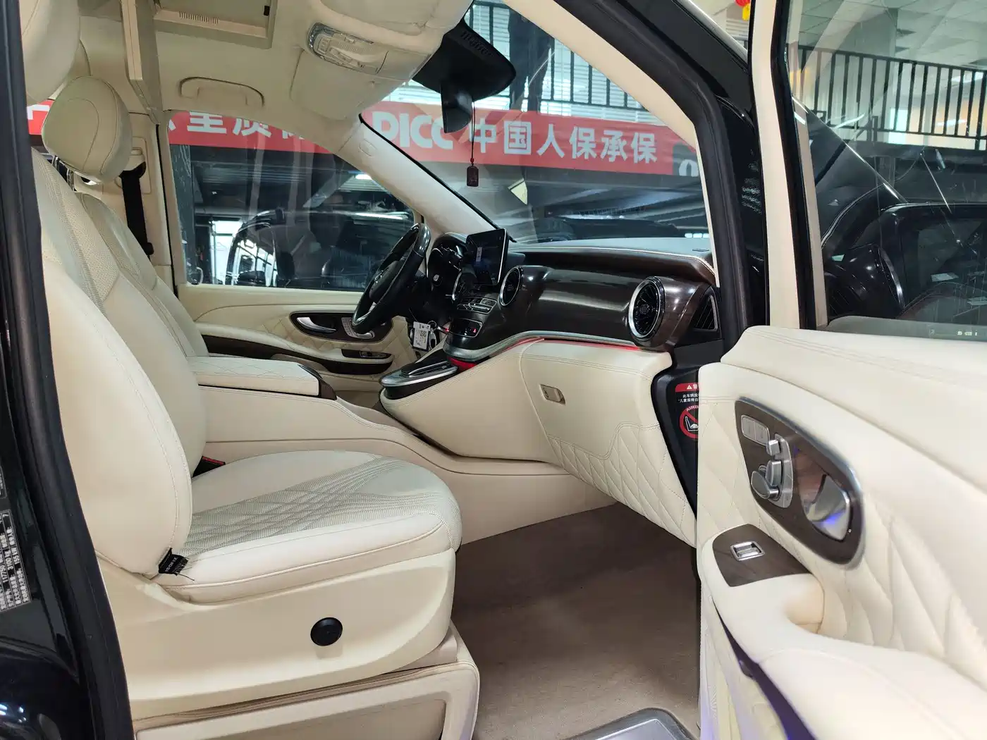 MERCEDES-BENZ V CLASS