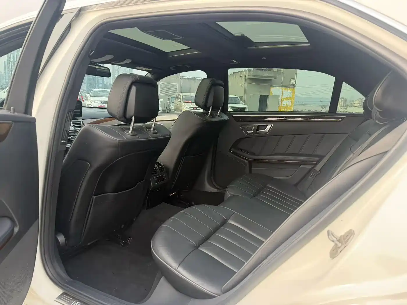Mercedes-Benz E-Class 2015 E 320 L Sport Luxury фото 3