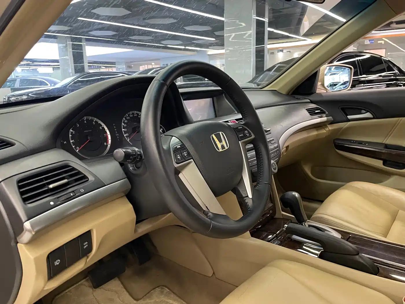 Фото 13 - Honda Accord