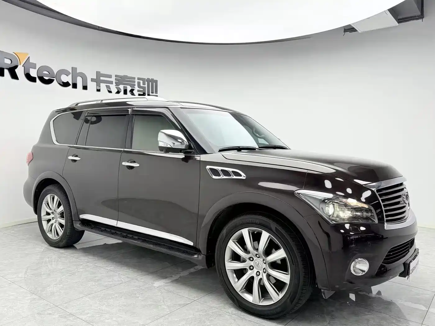 Infiniti QX80 2013 5.6L 4WD фото 3
