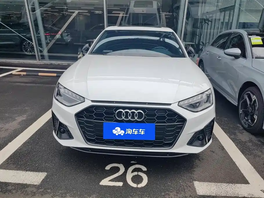 Audi A4L 2025 2 Million Celebration Edition 40 TFSI Luxury Dynamic фото 2