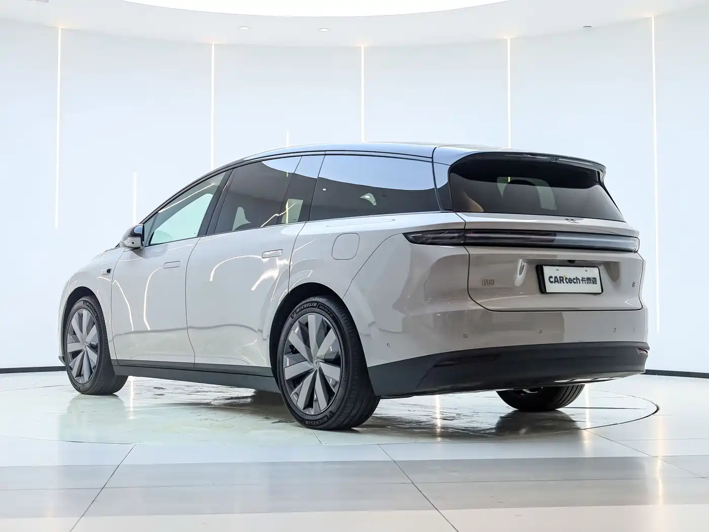 Li Auto Li i8 2025 2025 Standard Edition