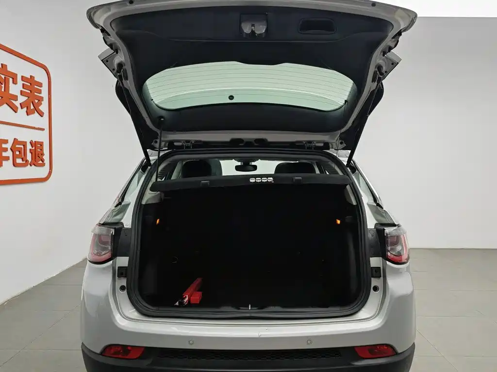 Photo 16 - Jeep Compass