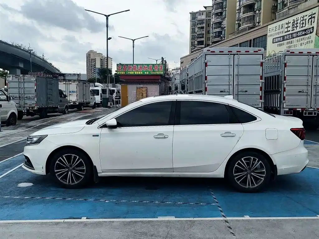 Roewe i6 2021 2020 PLUS 1.6L CVT 4G Connected Glory Flagship Edition