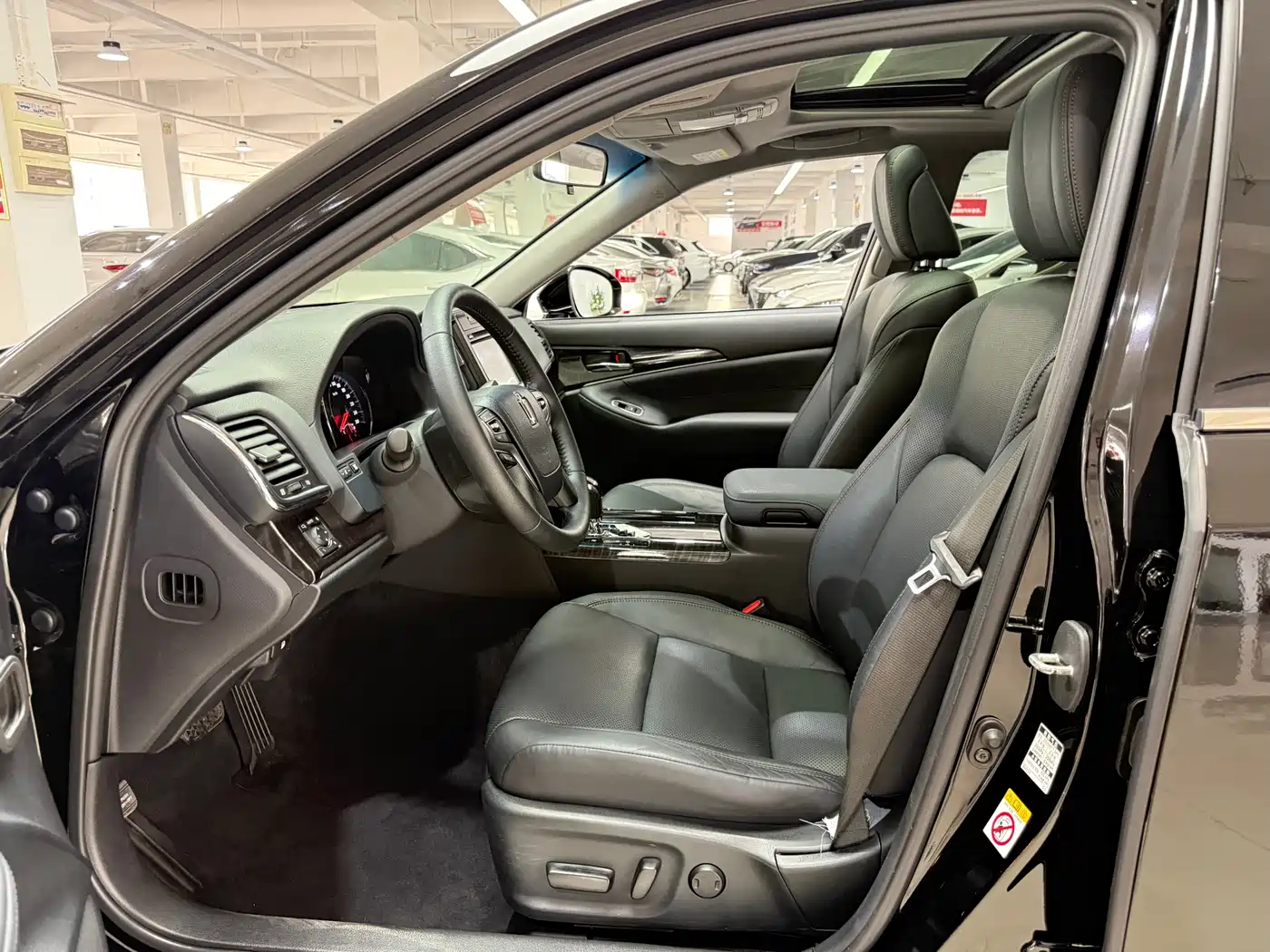 Toyota Crown 2015 2.0T Fashion фото 5