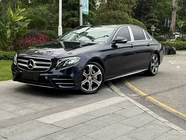 MERCEDES-BENZ E CLASS