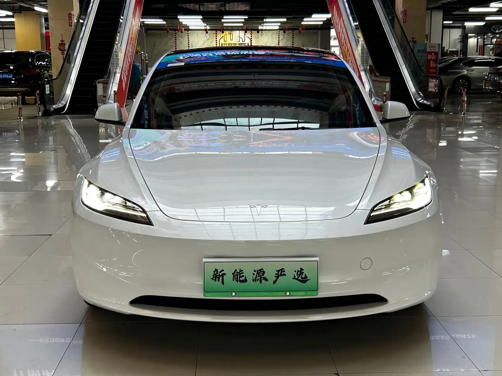 Фото 2 - Tesla Model 3