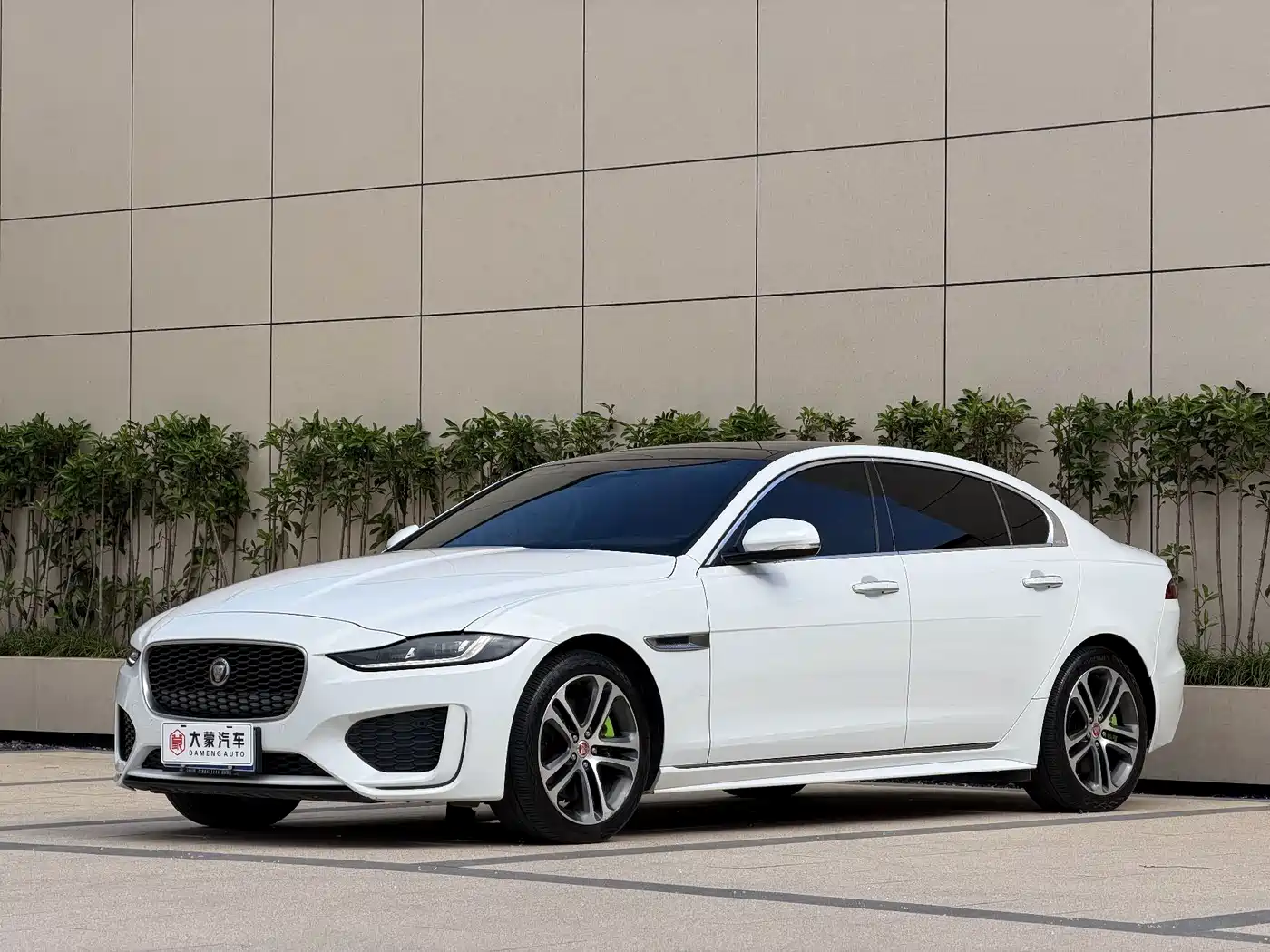 Photo 1 - Jaguar XEL