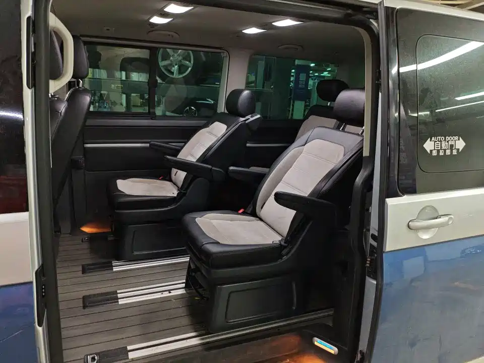 Volkswagen Multivan 2018 2018 2.0TSI 4WD Leisure Edition 7-Seater