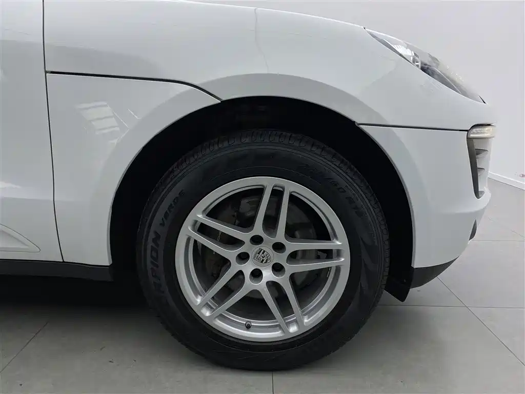 Porsche Macan 2017 Macan 2.0T фото 32