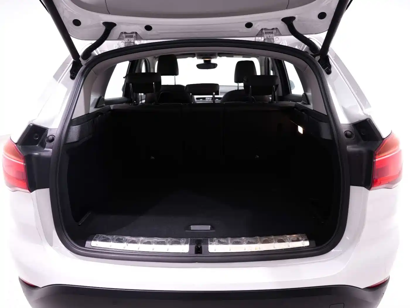 BMW X1 2019 xDrive20Li Premium Model фото 24
