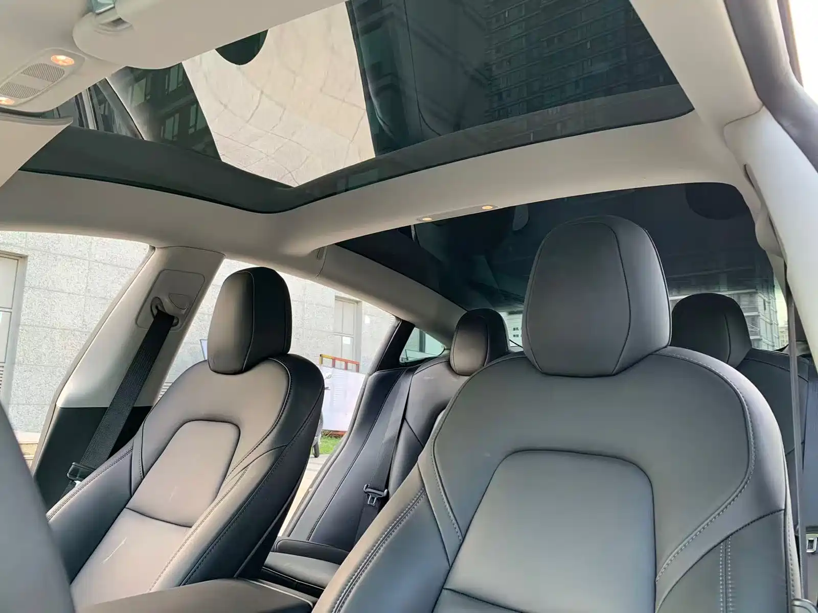 Фото 16 - Tesla Model 3