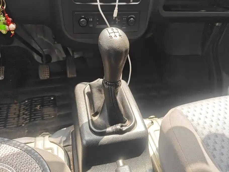 Wuling Motors Wuling Zhiguang 2016 2015 1.2L Utility LSI