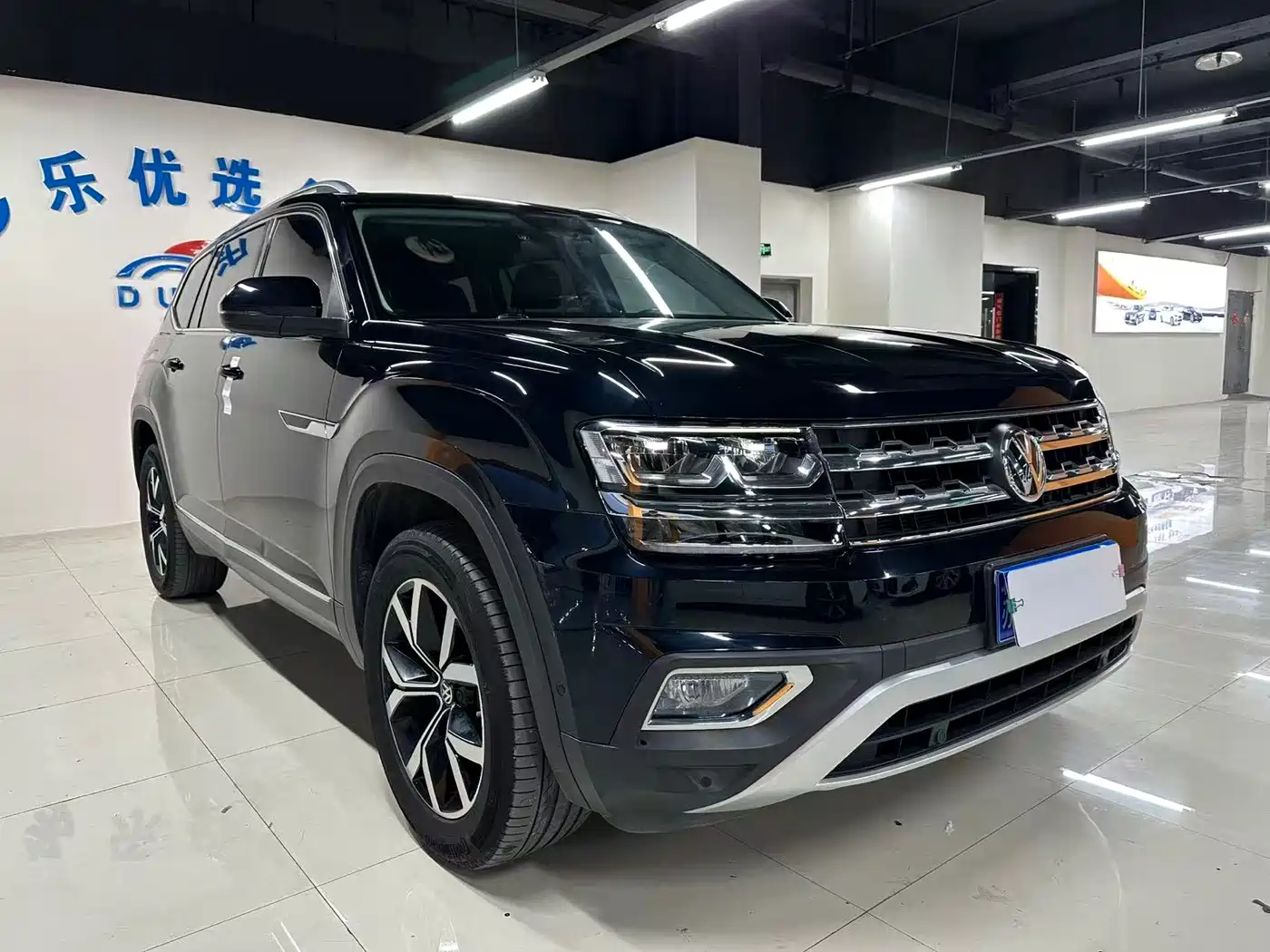 Volkswagen Teramont 2019 330TSI 2WD Luxury China VI фото 3