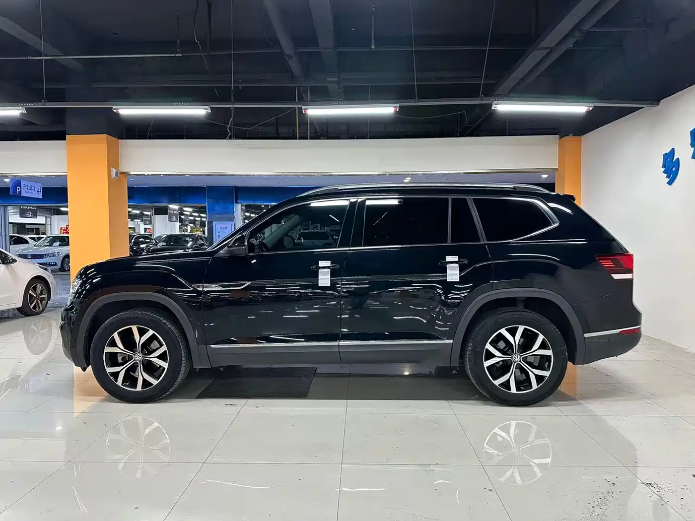 Volkswagen Teramont 2019 330TSI 2WD Luxury China VI фото 9