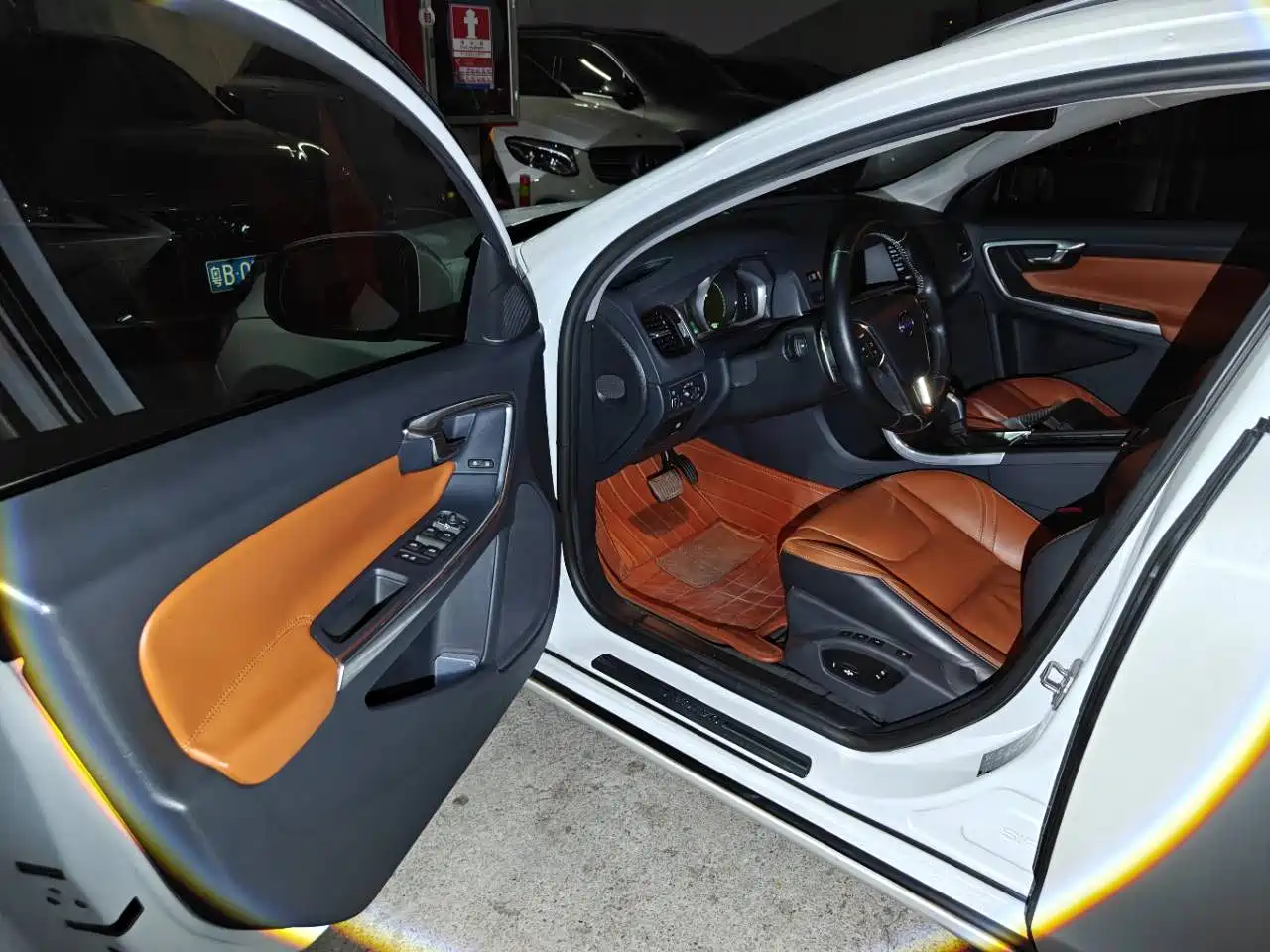 Volvo V60 2014 2014 Model Year Facelift T5 Inscription