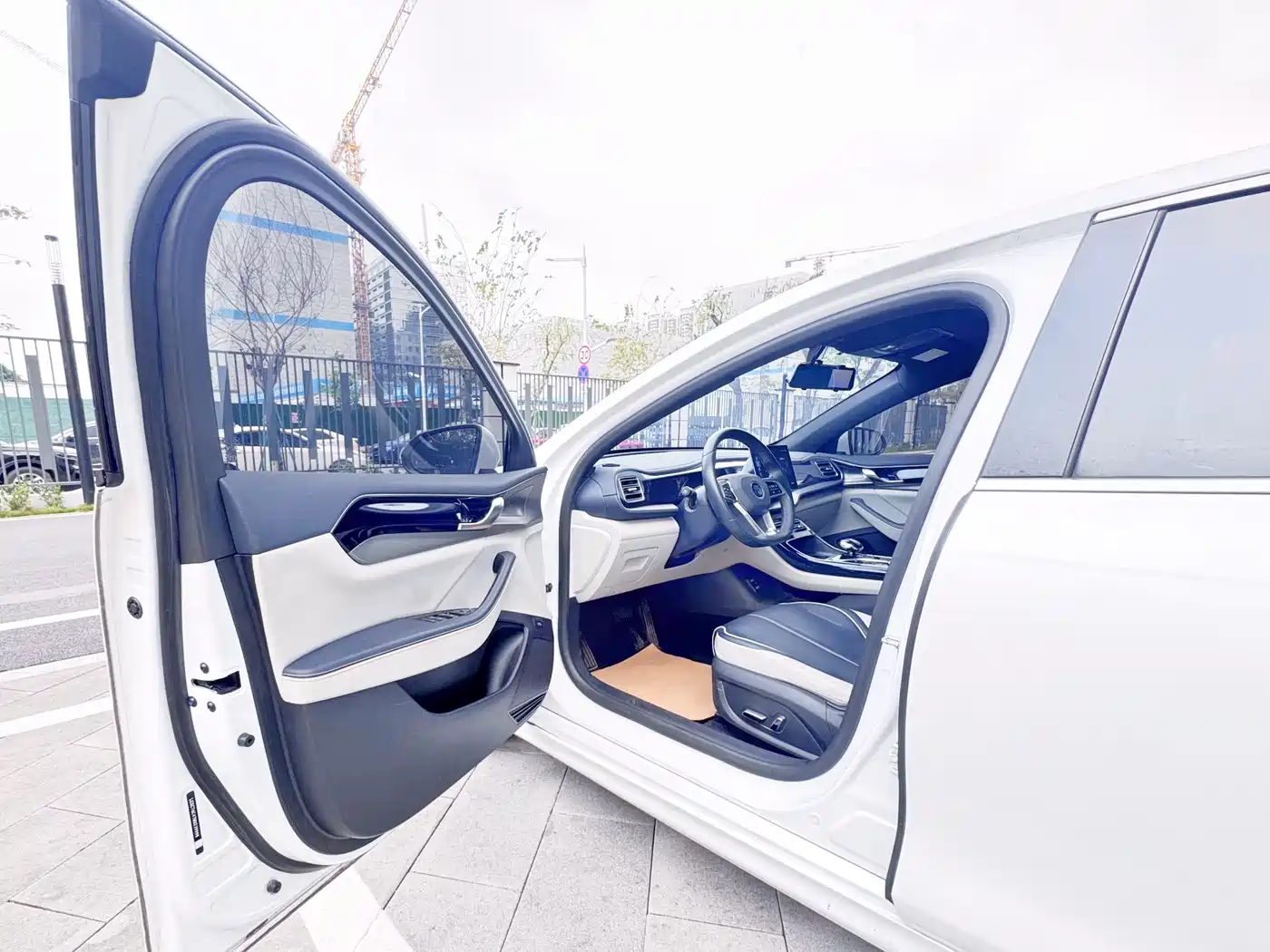 BYD Qin PLUS 2021 DM-i 55KM Flagship фото 19