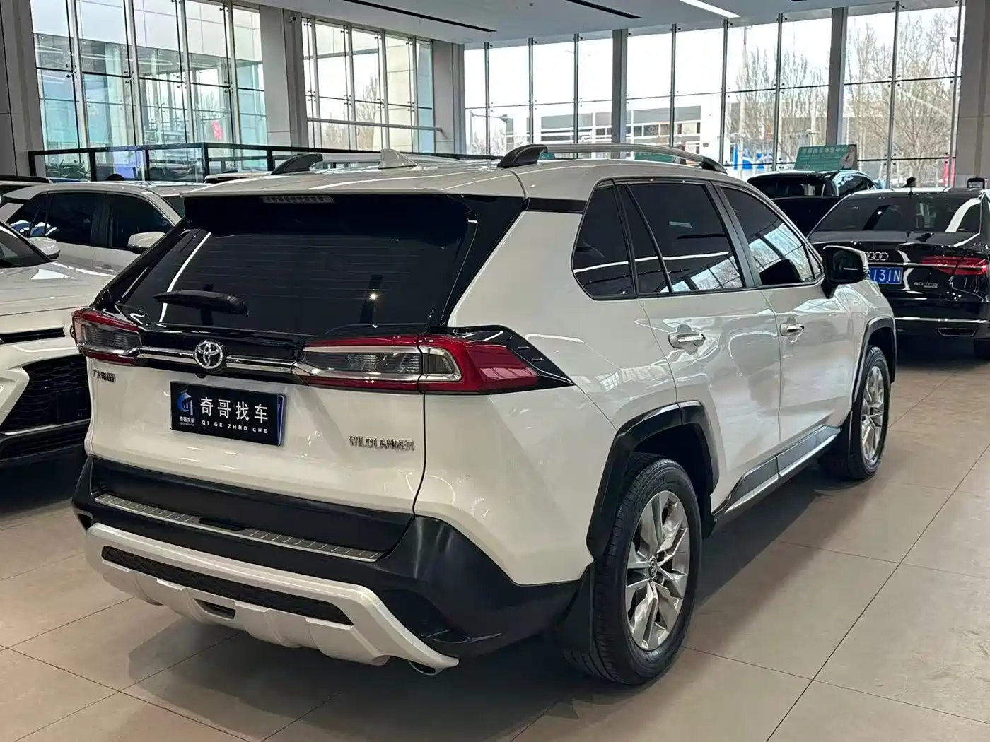 Toyota Wildlander 2020 2.0L CVT 2WD Luxury Edition фото 6