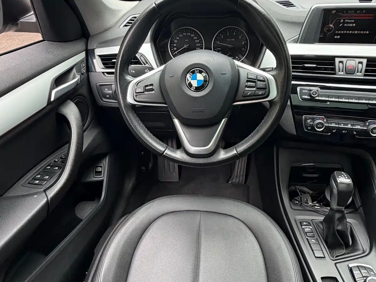BMW X1 2016 sDrive18Li Premium Model фото 10